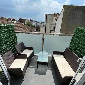  Apartment Town Sea View Balcony