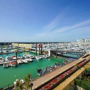  Apartment Britannia Harbour View - Parking - By Lets